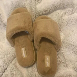MUKLUKS Beige Platform Fuzzy KIRSTEY SLIDE SLIPPER Sz 7/8
